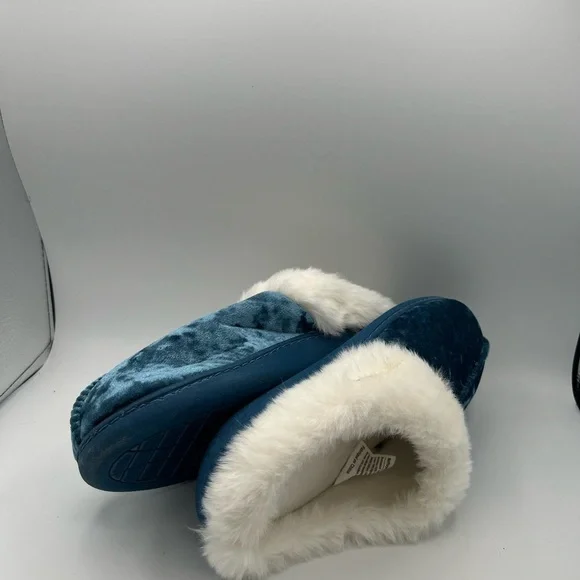 Cozy Blue Velvet Women's Slippers - Picture 3 of 9